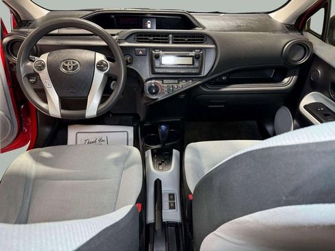 Used 2014 Toyota Prius C One image 18
