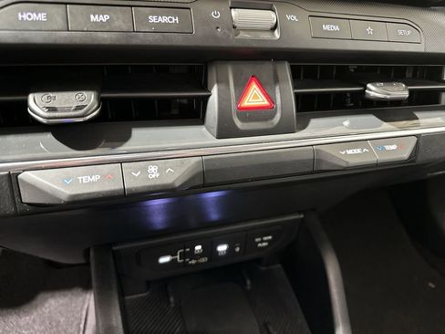 Used 2025 Kia K4 EX image 16