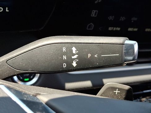 Used 2025 Chevrolet Equinox LT FWD image 14