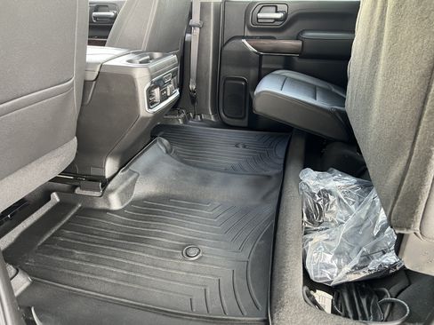 Used 2023 GMC Sierra 3500 SLT w/ SLT Convenience Package AWD/4WD image 19