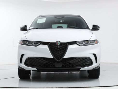 Used 2024 Alfa Romeo Tonale Veloce w/ Active Assist Package AWD/4WD image 8