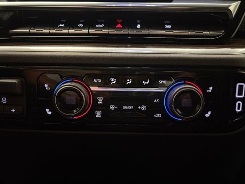 Used 2025 Chevrolet Silverado 1500 LT AWD/4WD image 9