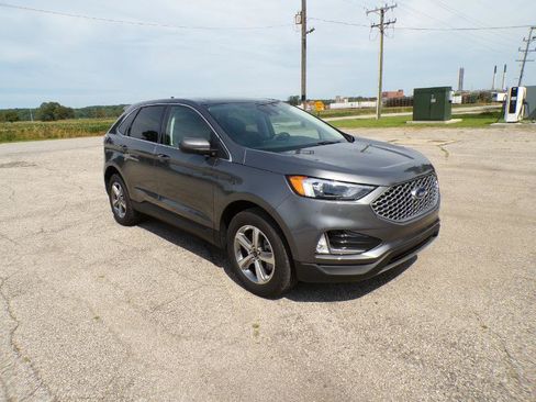 Used 2024 Ford Edge SEL w/ Convenience Package AWD/4WD image 2