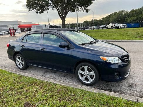 Used 2013 Toyota Corolla LE w/ Preferred Accessory Pkg #2 FWD image 8
