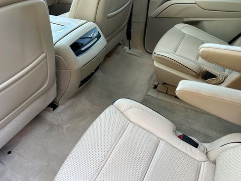 Certified 2024 Cadillac Escalade Premium Luxury image 13