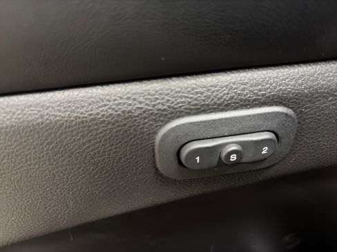 Used 2021 Jeep Grand Cherokee Limited AWD/4WD image 27