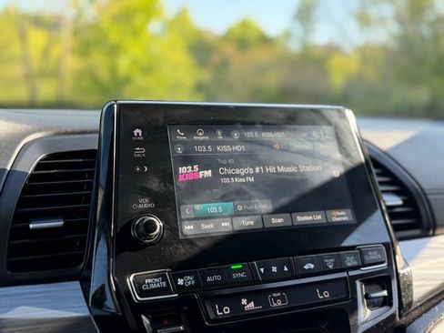 Used 2023 Honda Odyssey Elite image 12