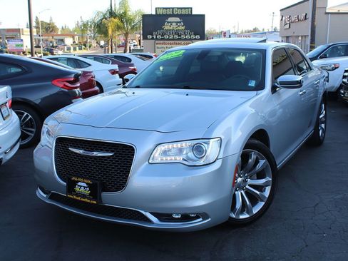 Used 2020 Chrysler 300 Limited image 35