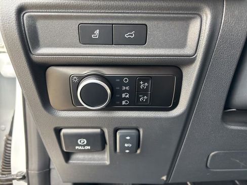 Used 2024 Ford Expedition Max XLT image 19