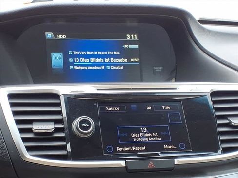 Used 2015 Honda Accord Touring image 11