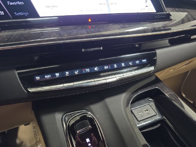 Used 2023 Cadillac Escalade ESV Premium Luxury w/ LPO, Floor Liner Package AWD/4WD image 24