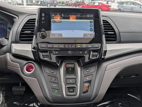 Used 2018 Honda Odyssey Touring image 14