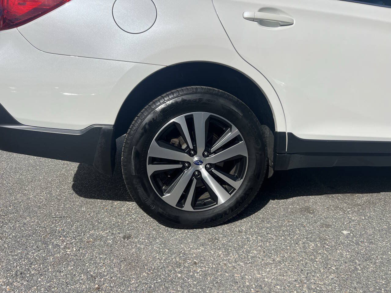 Used 2019 Subaru Outback 2.5i Limited AWD/4WD image 37