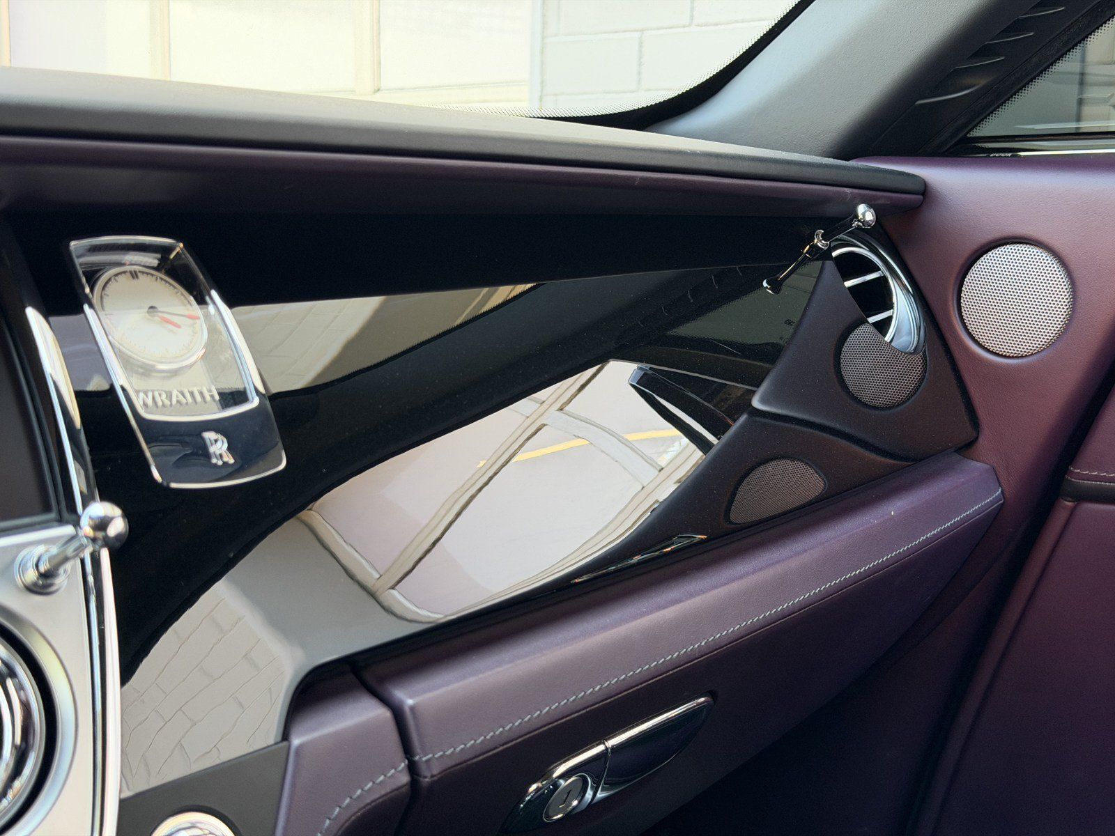 Used 2018 Rolls-Royce Wraith RWD image 31