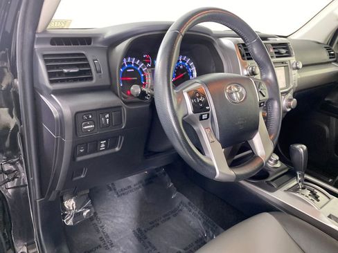 Used 2017 Toyota 4Runner SR5 Premium image 11