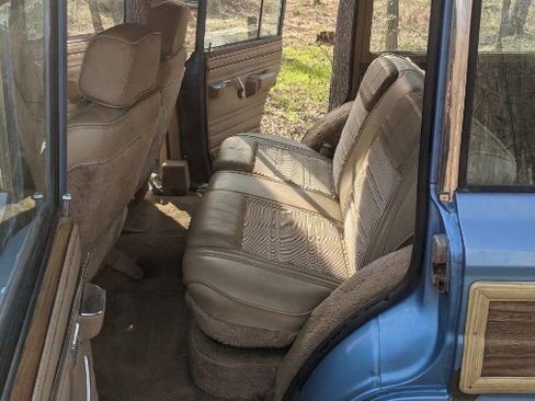 Used 1991 Jeep Grand Wagoneer image 8