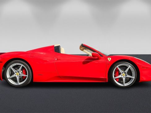 Certified 2013 Ferrari 458 Spider Base image 2