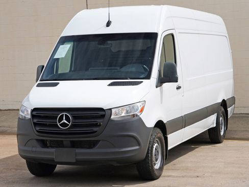 Used 2023 Mercedes-Benz Sprinter 2500 image 35