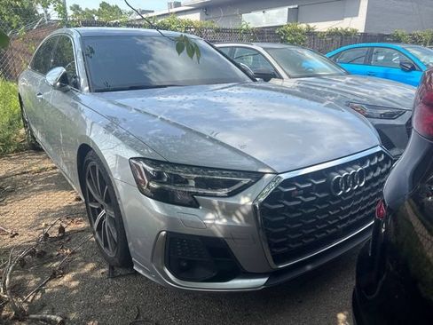 Used 2023 Audi S8 AWD/4WD image 10