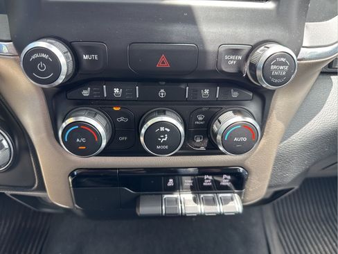 Used 2019 RAM 1500 Laramie AWD/4WD image 37