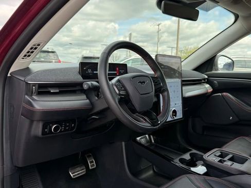 Used 2025 Ford Mustang Mach-E Premium w/ Sport Appearance Package AWD/4WD image 16