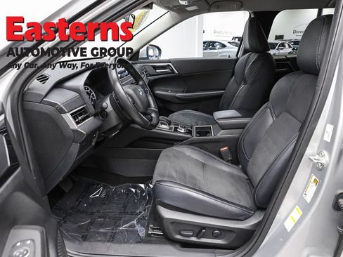 Used 2024 Mitsubishi Outlander SE AWD/4WD image 14