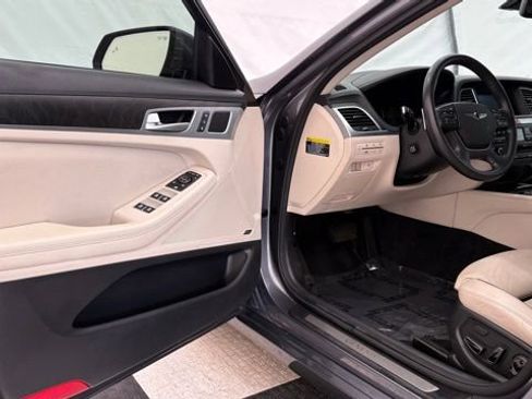 Used 2017 Genesis G80 3.8 w/ Option Group 03 image 31