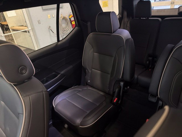 Used 2023 Chevrolet Traverse Premier AWD/4WD image 19