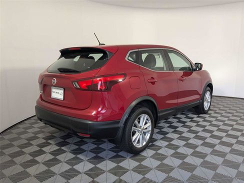 Used 2017 Nissan Rogue Sport S w/ S Appearance Package image 6