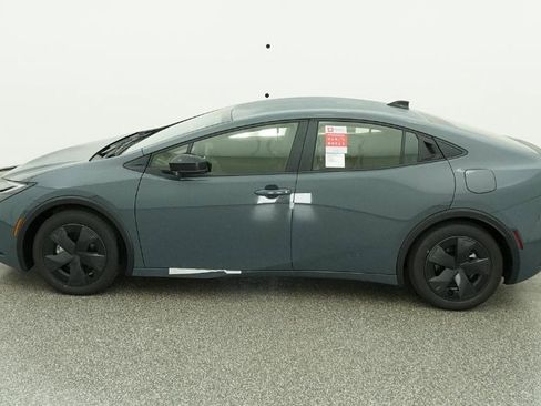 New 2026 Toyota Prius SE image 9