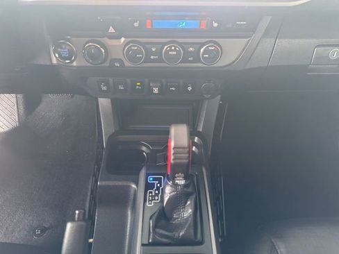 Used 2021 Toyota Tacoma TRD Off-Road w/ TRD Premium Off Road Package image 15