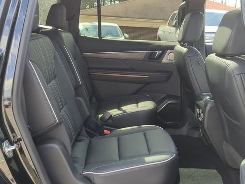 Used 2025 Buick Enclave Avenir w/ Super Cruise Package image 28