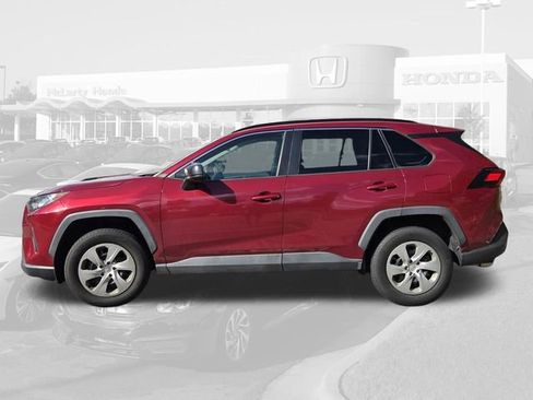 Used 2021 Toyota RAV4 LE FWD image 2