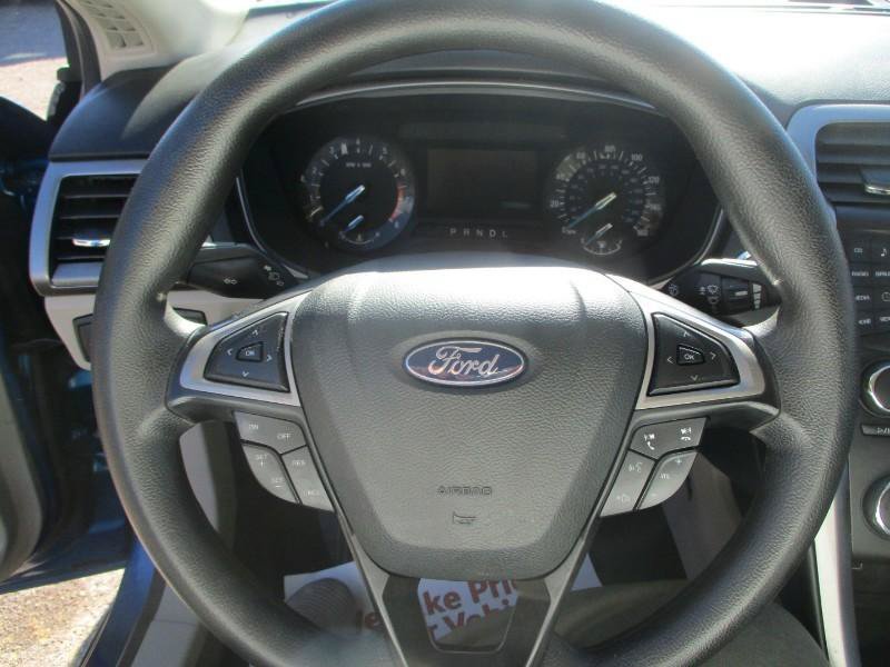 Used 2018 Ford Fusion SE FWD image 12