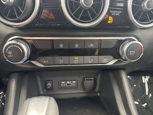 Used 2025 Nissan Sentra SV image 18