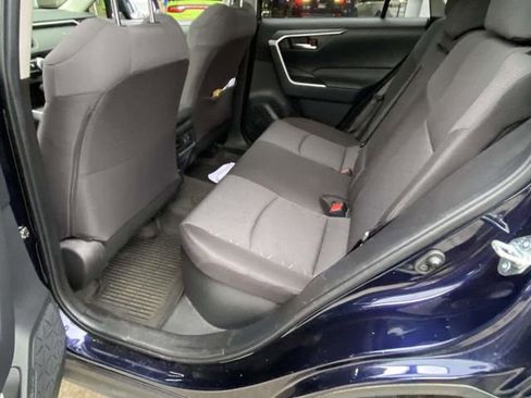 Used 2022 Toyota RAV4 XLE w/ Convenience Package image 8