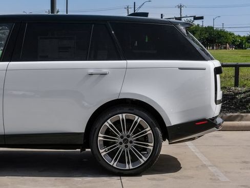 New 2026 Land Rover Range Rover Long Wheelbase SE AWD/4WD image 14