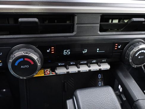 Used 2025 Toyota 4Runner TRD Off-Road image 30