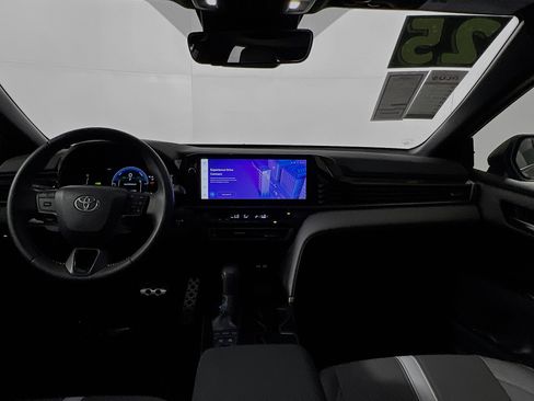 Used 2025 Toyota Camry SE w/ Multimedia Upgrade Package image 30