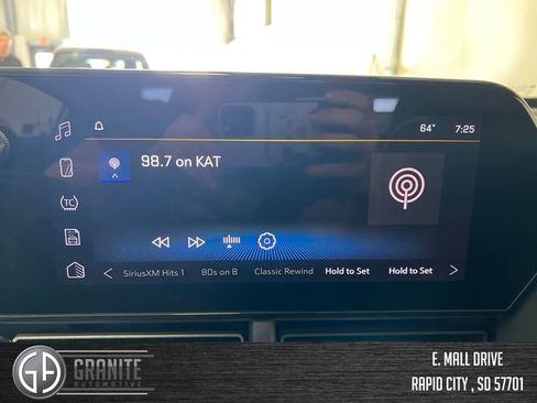 Used 2025 Chevrolet Trax ACTIV w/ Sunroof Package image 19