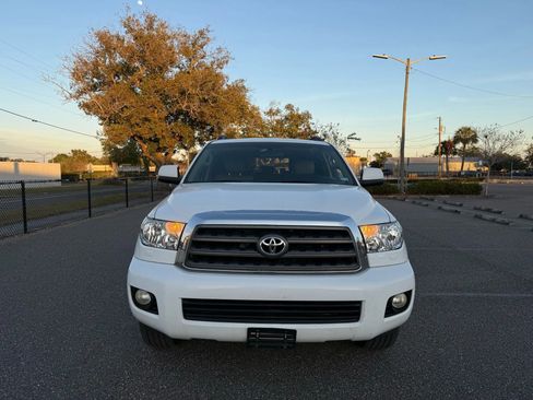Used 2010 Toyota Sequoia SR5 image 2