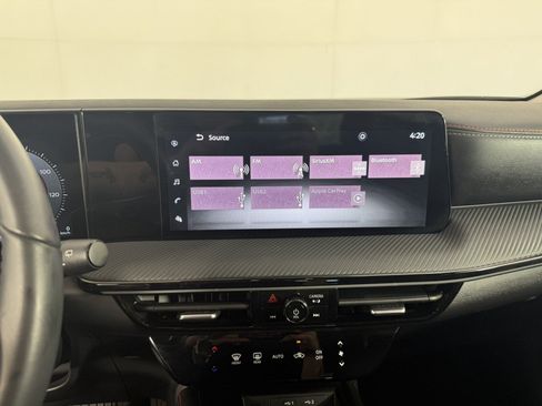 Used 2025 Nissan Kicks SR w/ Illumination Package FWD image 19