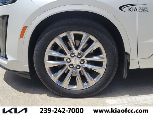 Used 2021 Cadillac XT6 Premium Luxury AWD/4WD image 8