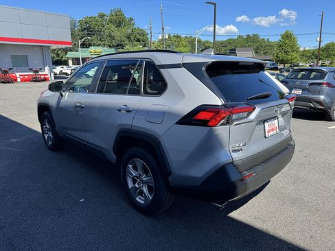 Used 2025 Toyota RAV4 XLE AWD/4WD image 7