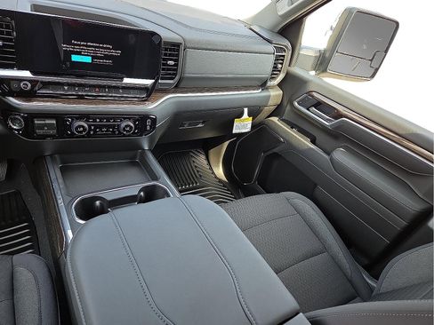 Used 2026 Chevrolet Silverado 2500 LT w/ Convenience Package image 12