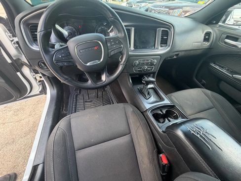 Used 2018 Dodge Charger R/T w/ Blacktop Package RWD image 11