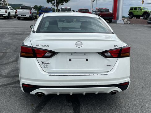 Used 2023 Nissan Altima 2.5 SV w/ SV Premium Package AWD/4WD image 7