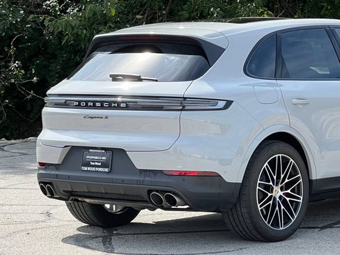 Certified 2024 Porsche Cayenne S AWD/4WD image 9