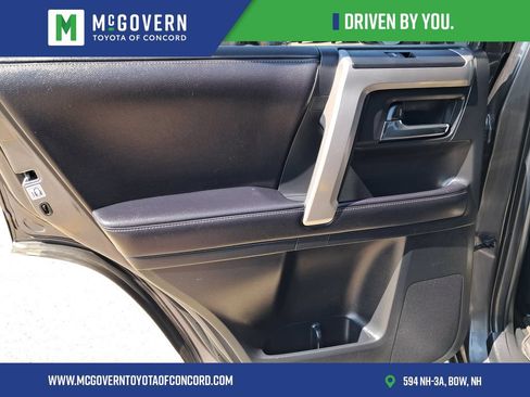 Used 2016 Toyota 4Runner SR5 AWD/4WD image 15