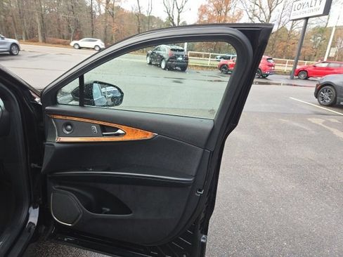 Used 2020 Lincoln Nautilus Reserve image 33